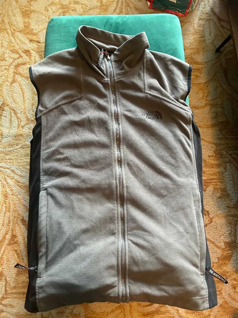 Grey outdoor Vest The North Face, size XL, Grey with black side panelling.